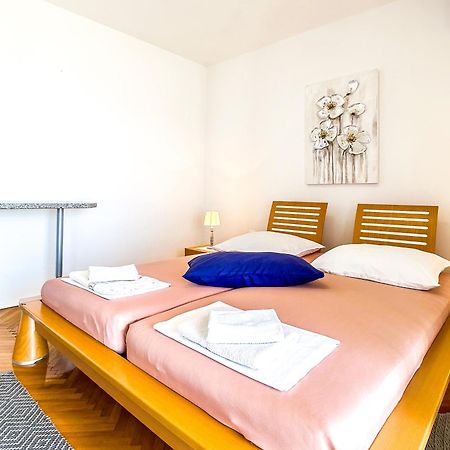 Zimmer - Room - Magdalena Senj  Exteriör bild